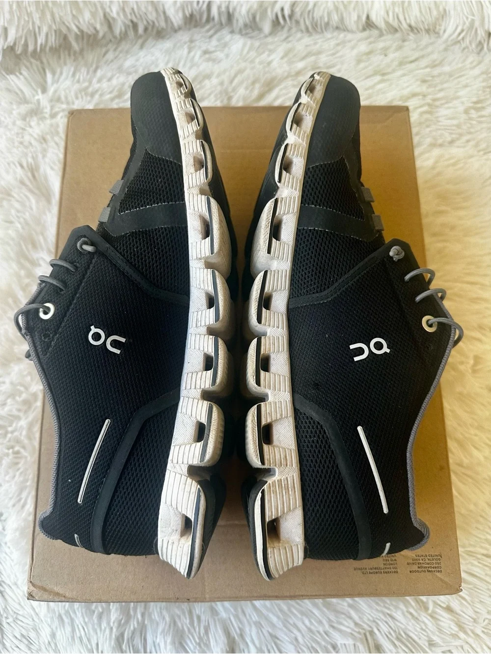 ON RUNNING Cloud Women’s Size 9 Black White Running Walking Athletic Sneakers